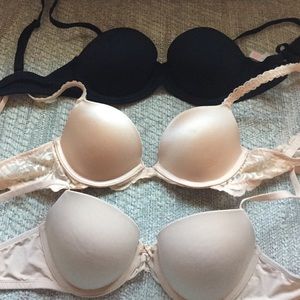 VS Pink Bras 32B Brand New Great Condition!