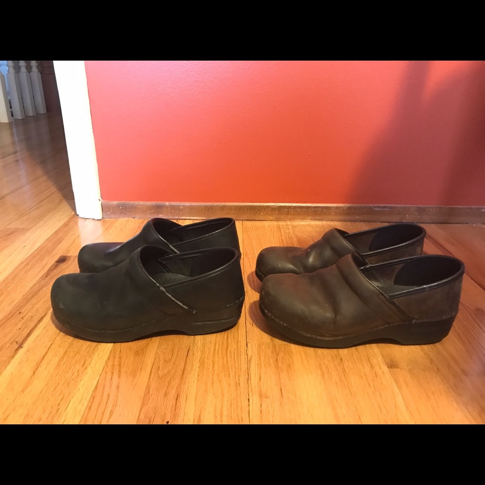 Dansko Size 40 Clog Bundle Black/Brown