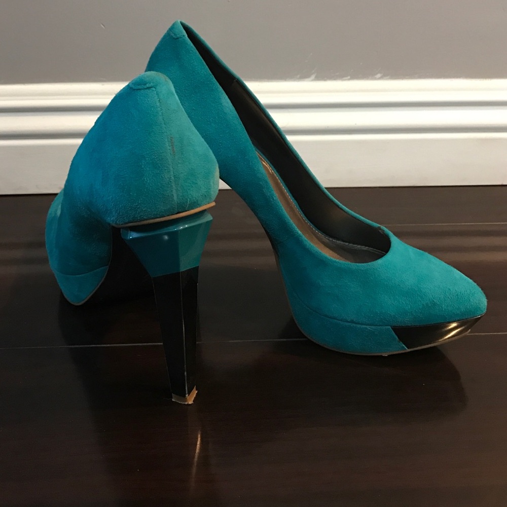 Rachel Roy turquoise heels
