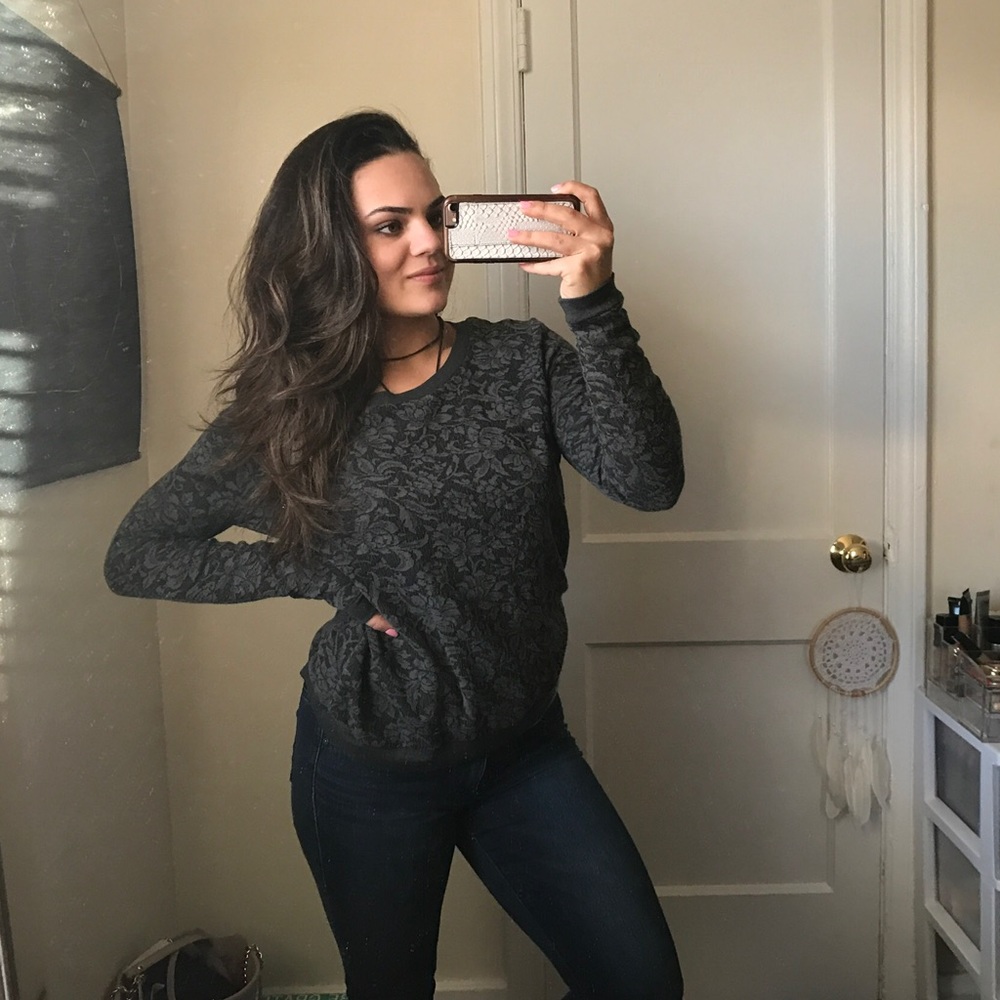 F21 Crew Neck - Gray Floral