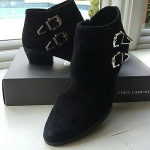 Vince Camuto black suede booties 7.5