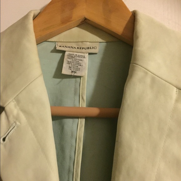 Banana Republic raincoat - Picture 2 of 3