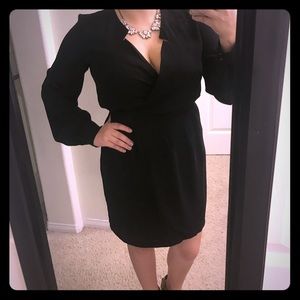 ❣️XOXO❣️Beautiful Long sleeve Black Dress