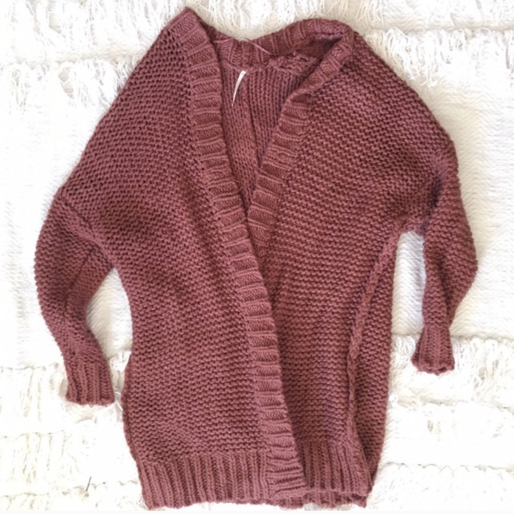 Sweaters 👀 - Picture 4 of 4