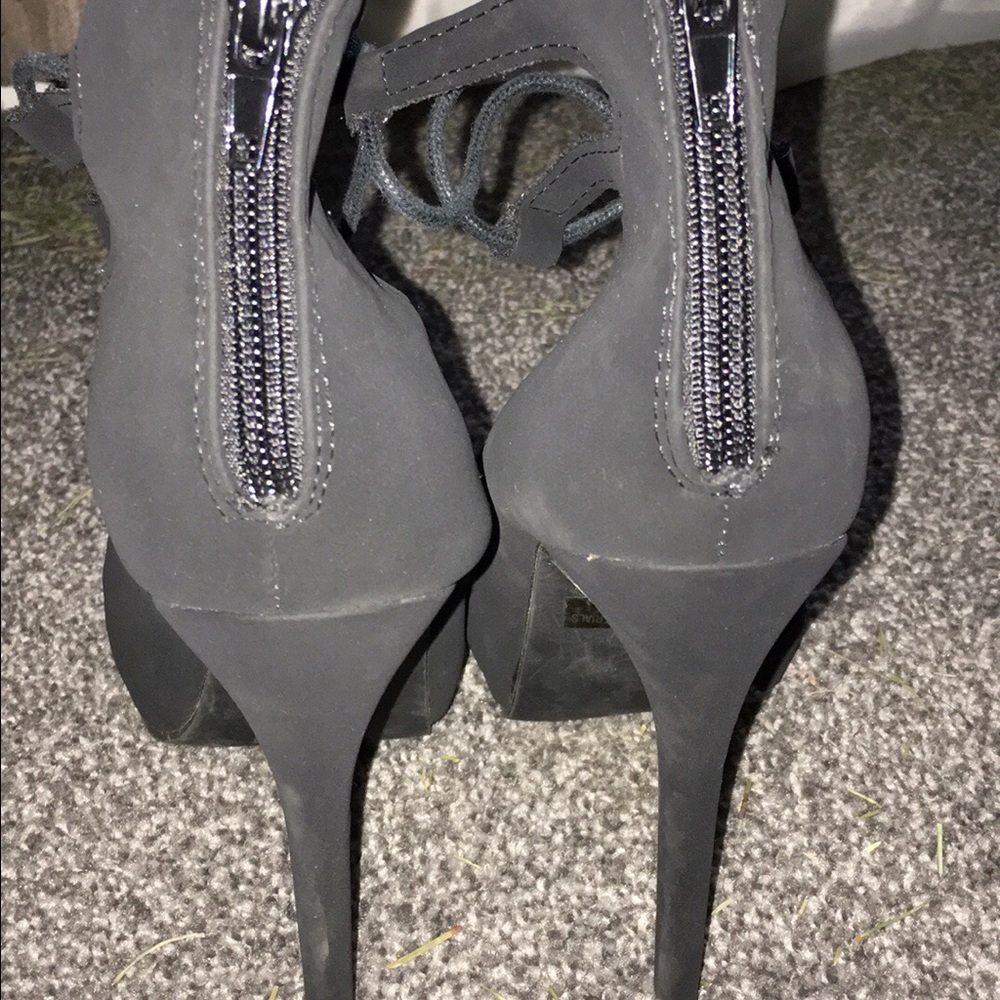 Heels - Picture 2 of 2