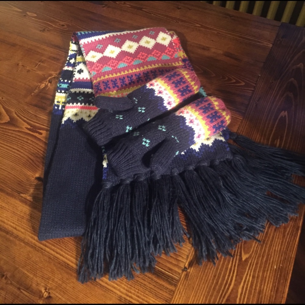 Scarf and mitten set