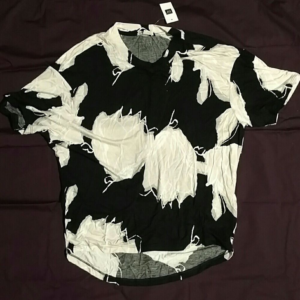 *****SOLD!!!****BOGO free Gap high low top