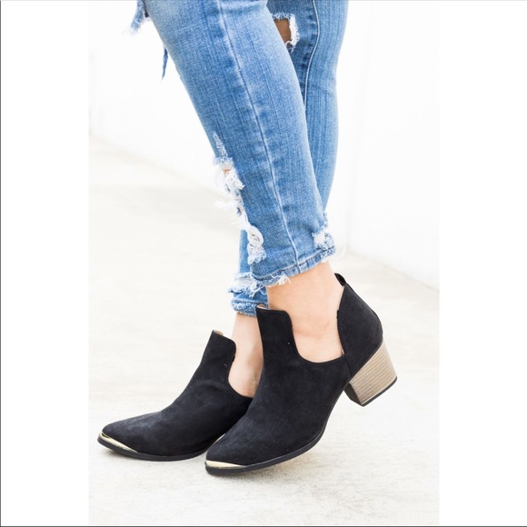 🎉LAST ONE🎉Ladies Steel toe black cowboy booties - Picture 2 of 4