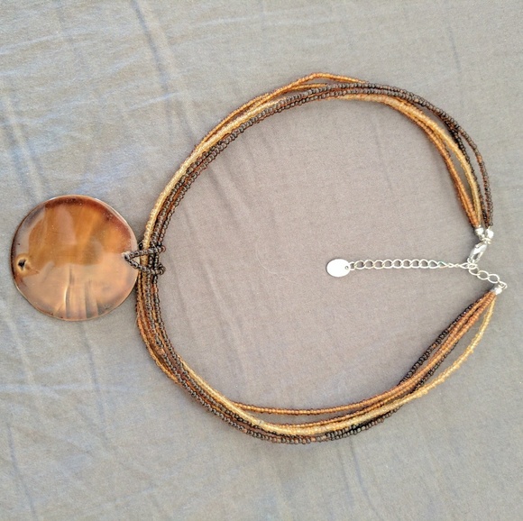 Amber colored pendent and beaded necklace - Picture 3 of 3