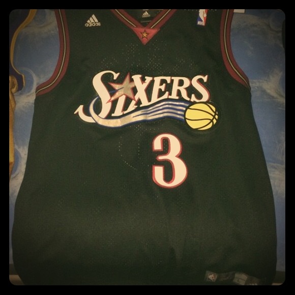 VINTAGE KOBE BRYANT & ALLEN IVERSON JERSEYS - Picture 3 of 4