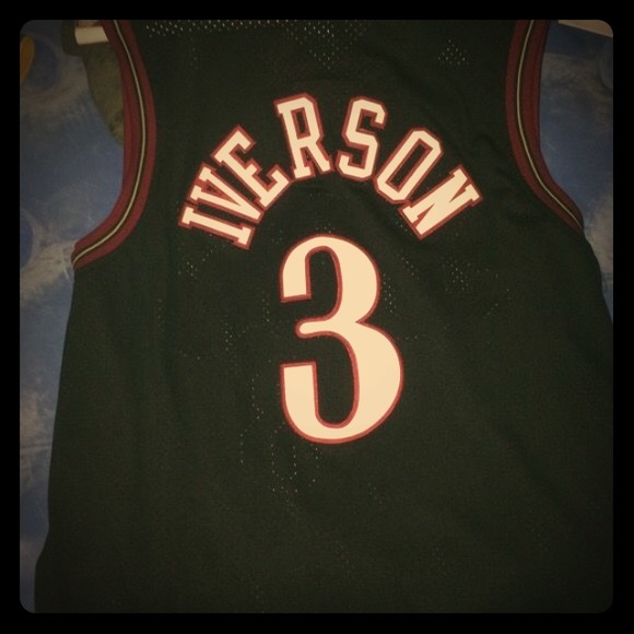 VINTAGE KOBE BRYANT & ALLEN IVERSON JERSEYS - Picture 4 of 4