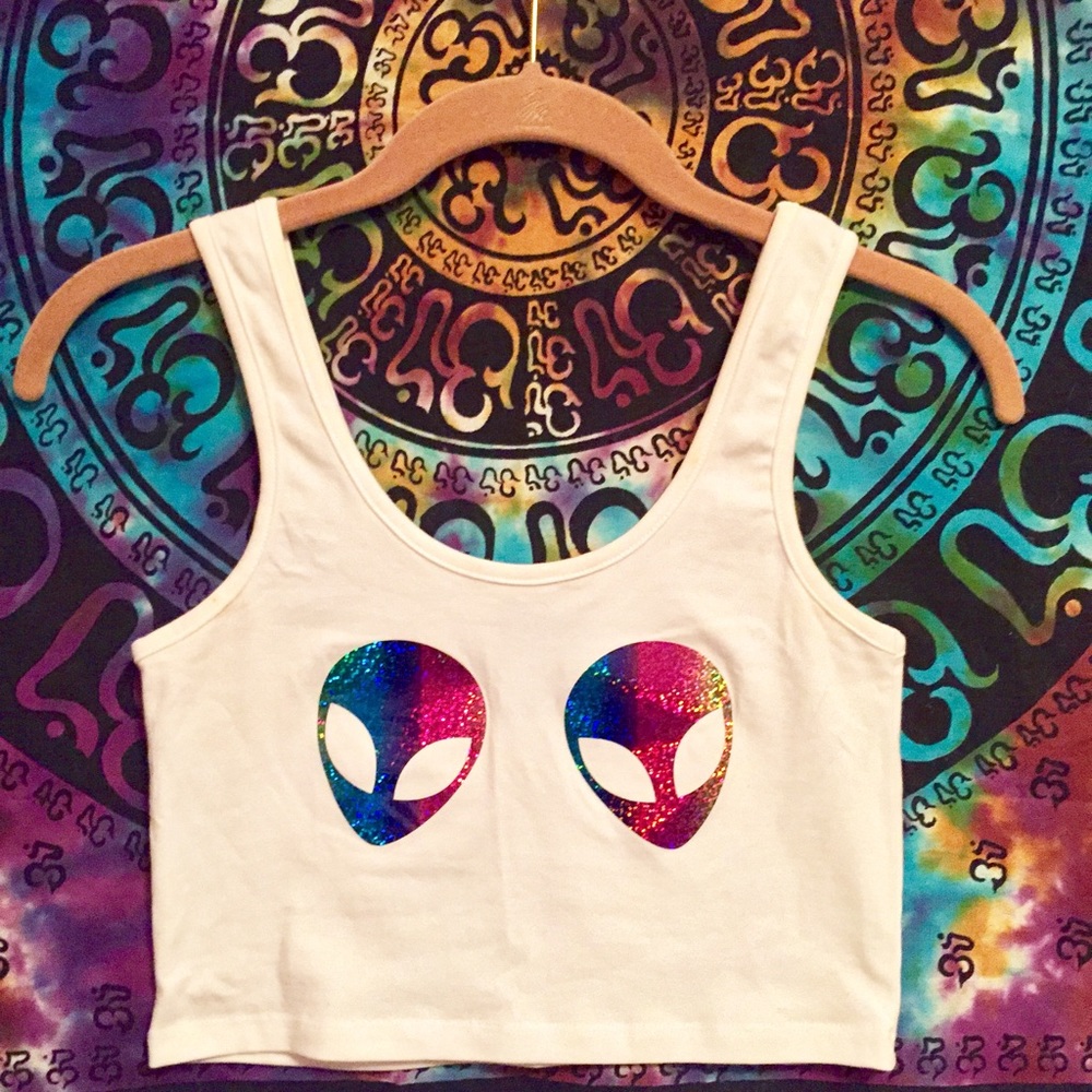 Alien holographic rave crop!🌈💫🍄🌼✨