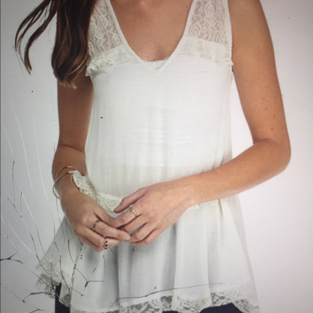 NWT adorable Free People lace top in ivory