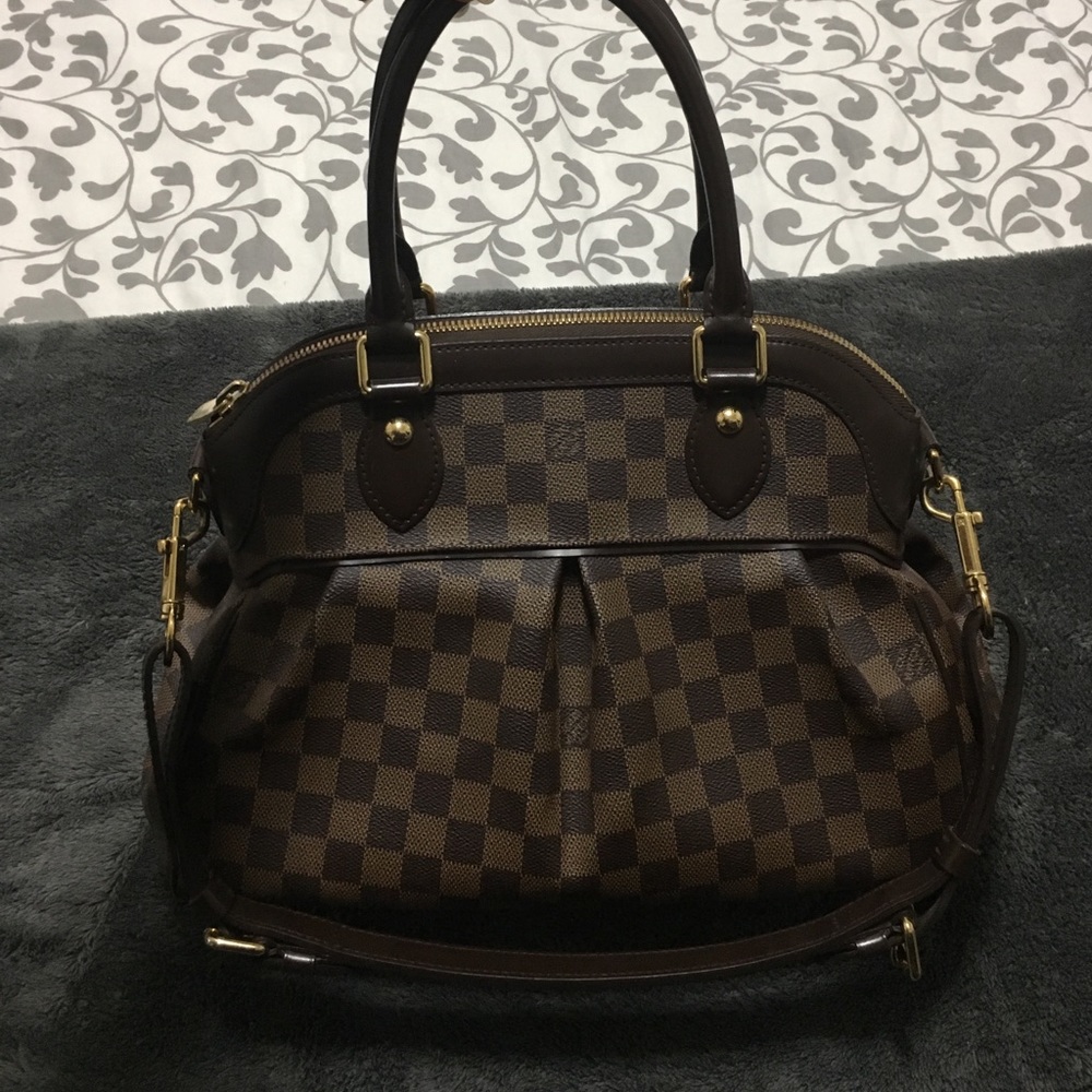 (SOLD) LOUIS VUITTON TREVI PM