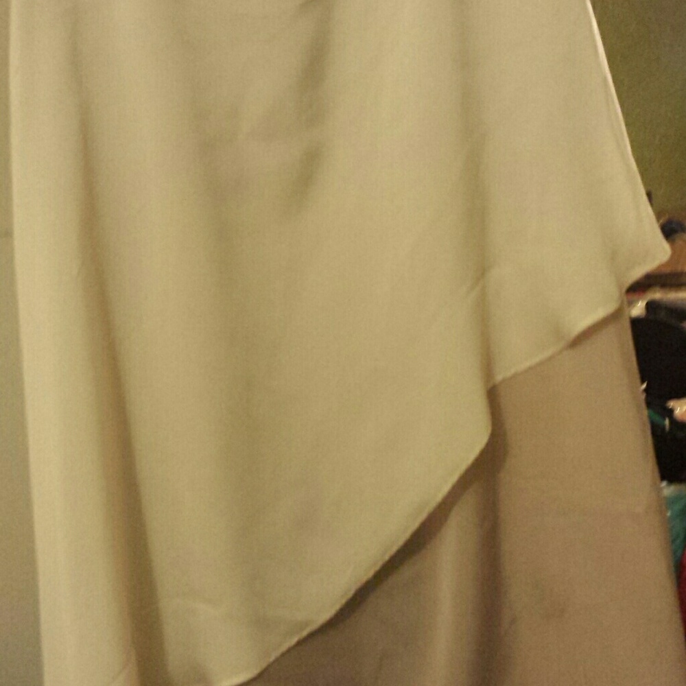 Cream and gold dress - Picture 2 of 4