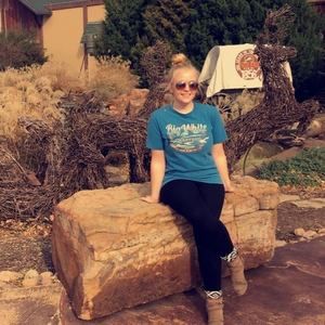 Meet your Posher, Elisabeth