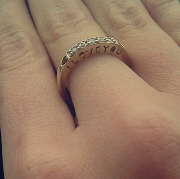 Gold and Diamond ring 10 k size 7 - Picture 4 of 4