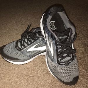 Men's Brooks Ghost 9 size 10 Brand new