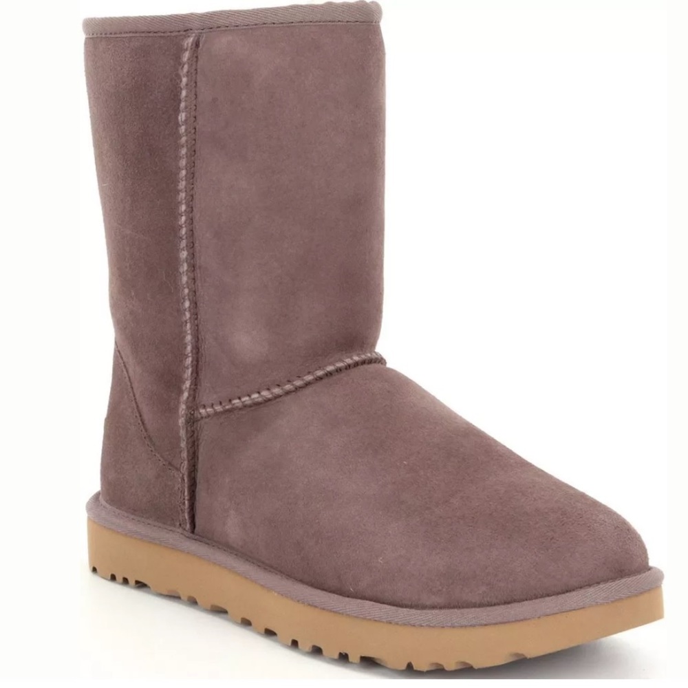 ** SOLD** UGG 2016 Classic Short ll Grey $160 NEW