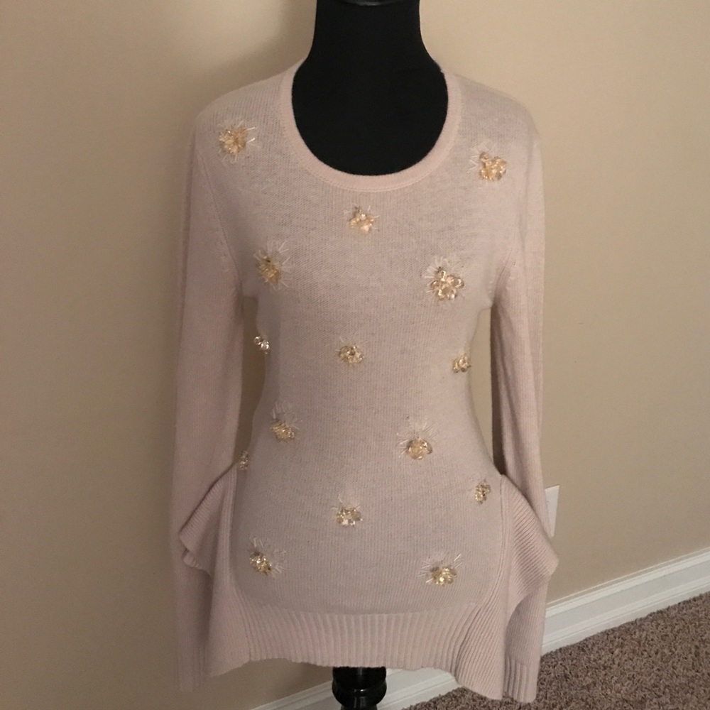 Final Sale. BCBG Max very pretty sweater