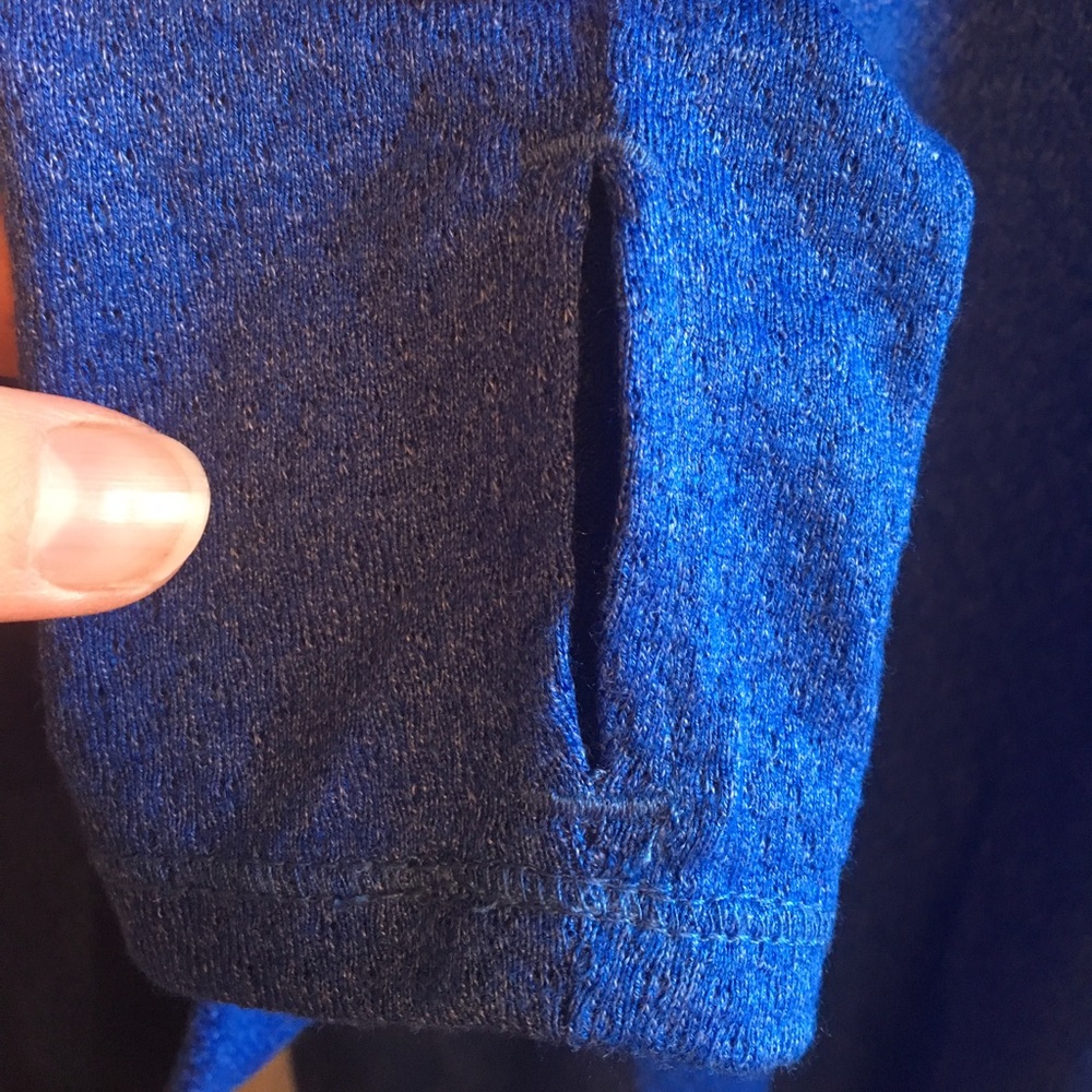 Pullover workout top, thumb holes, medium - Picture 3 of 5
