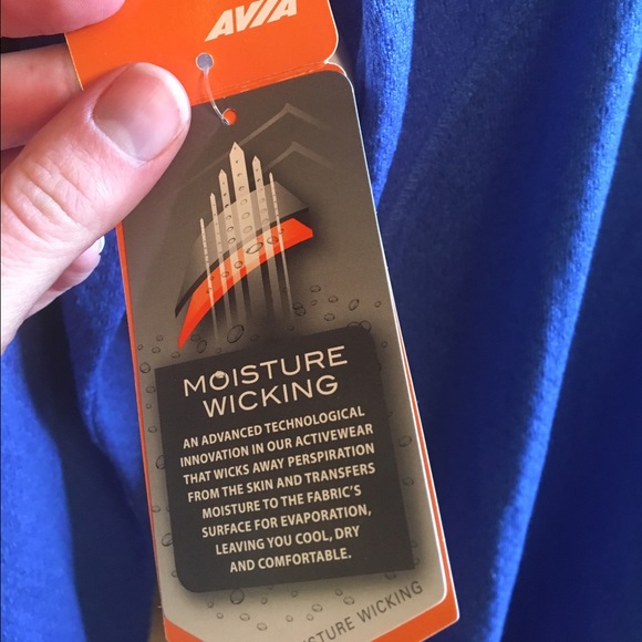 Pullover workout top, thumb holes, medium - Picture 4 of 5