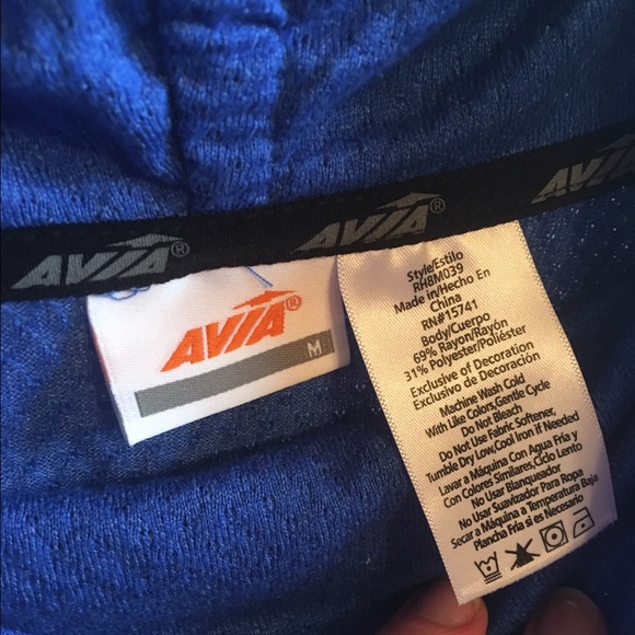 Pullover workout top, thumb holes, medium - Picture 5 of 5