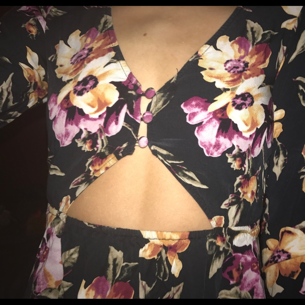 Kendall and Kylie dress - Picture 2 of 3