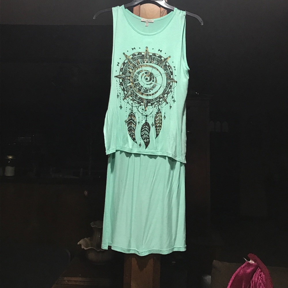 Mint high low shirt