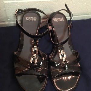 Black Dress Sandals w/ Slight Heel!