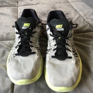 Nike Men's running shoe