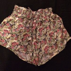 Wet seal cloth shorts!