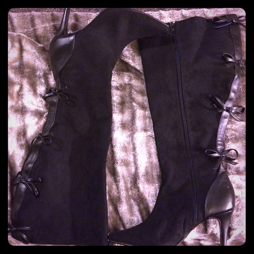 Black Extra-Wide Calve Boots