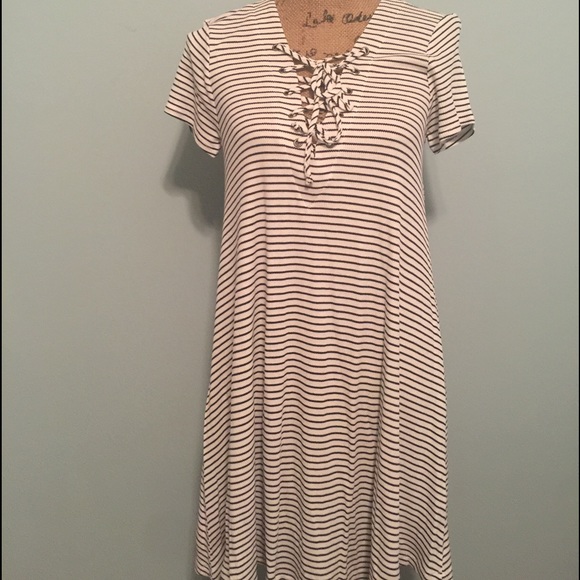 Stripped dress - Picture 4 of 7