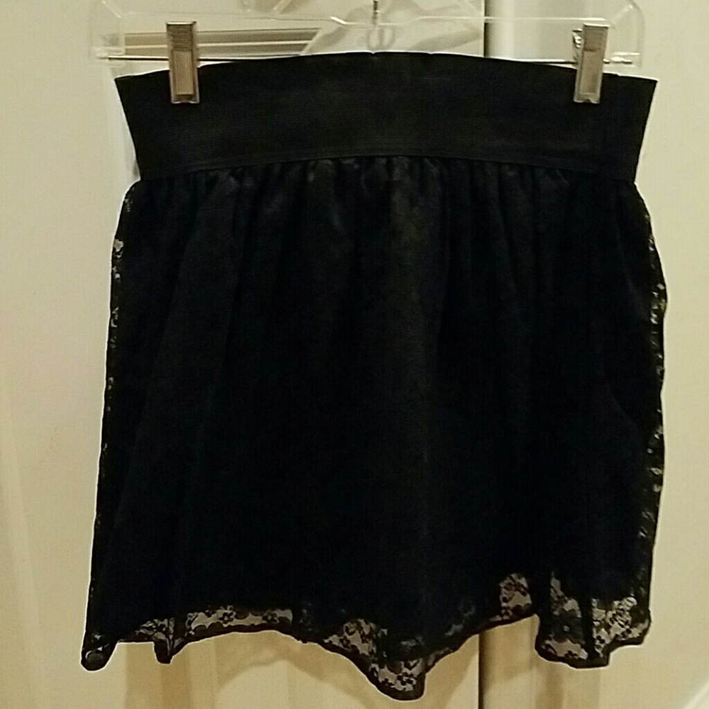 Lace skirt