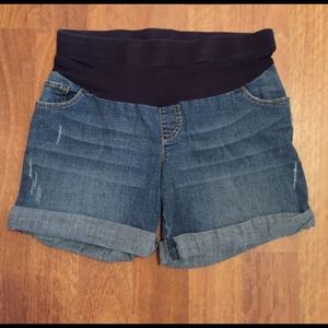 Maternity shorts