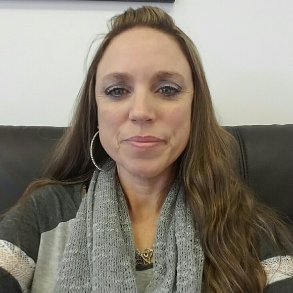 Meet your Posher, Heather - Picture 1 of 1