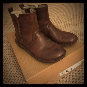 Ugg women's Neevah, size 8