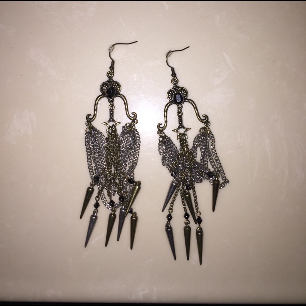 NWOT Charming Charlie Earrings
