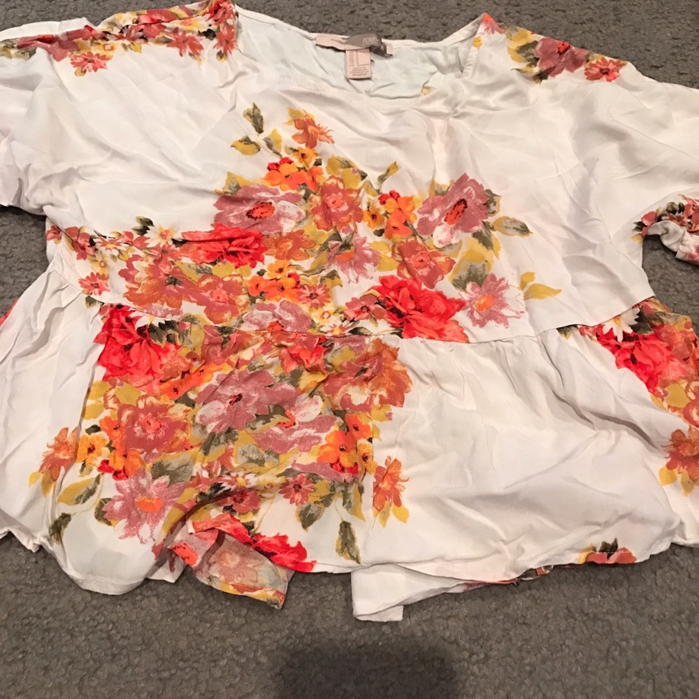 Forever 21 shirt size small