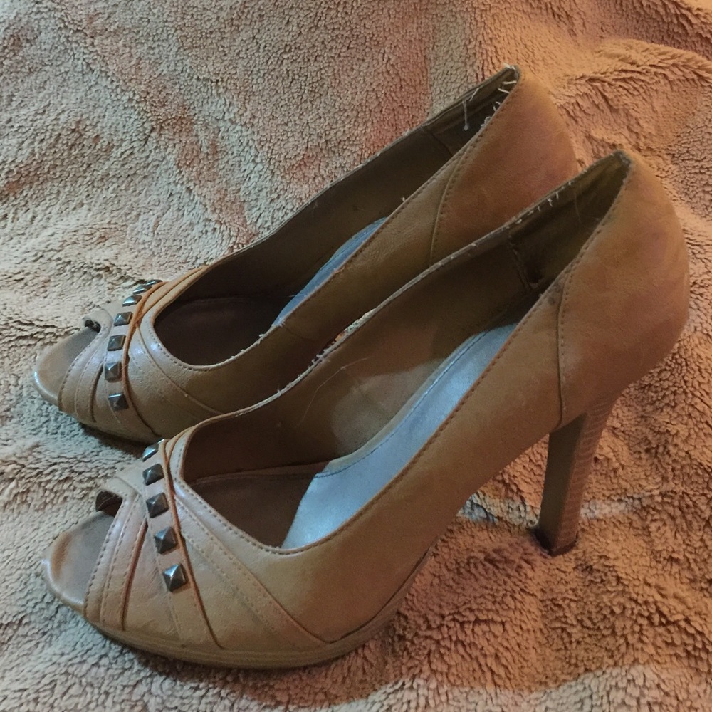 Studded toe tan Elle heels