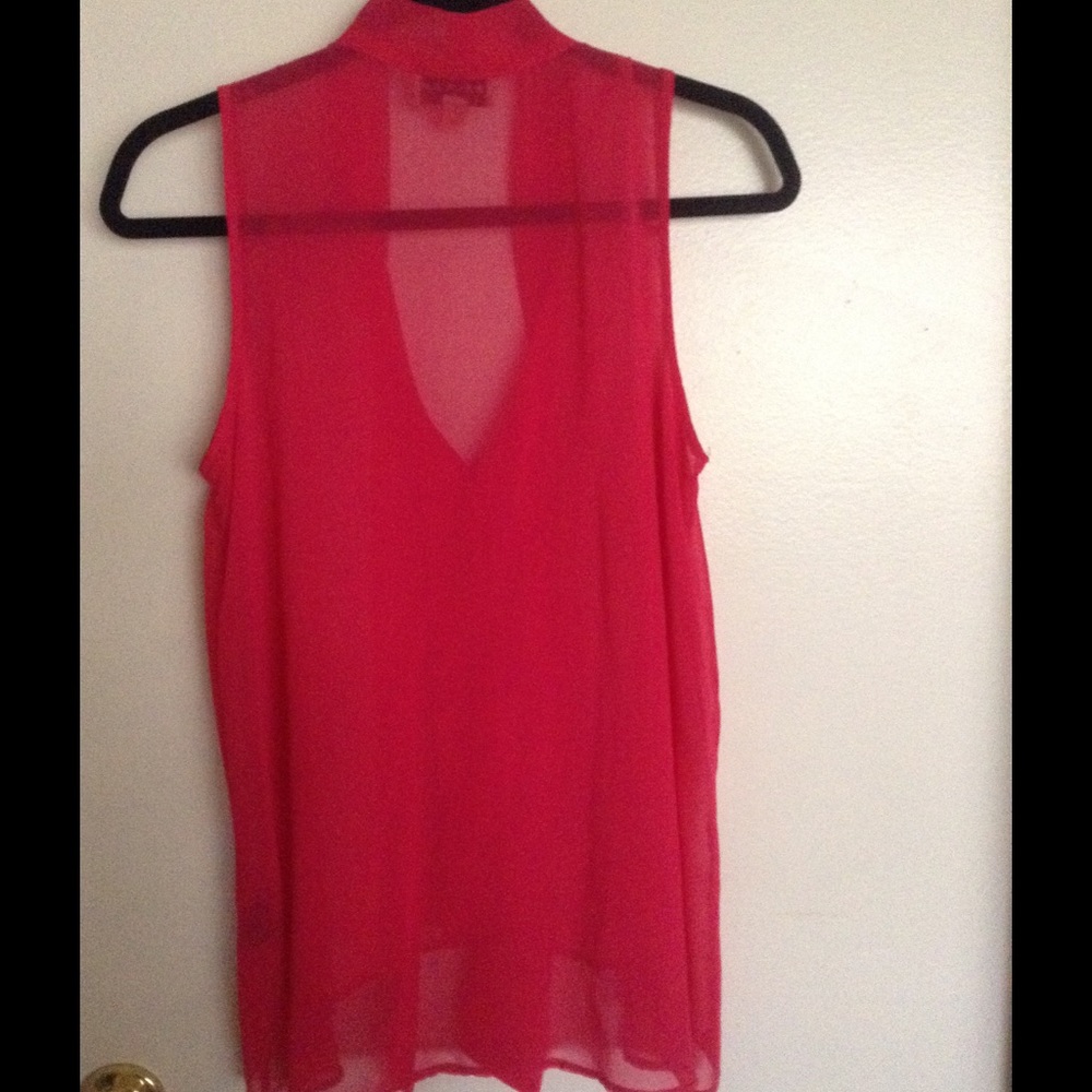 ❤️Sleveless red blouse❤️ - Picture 3 of 5