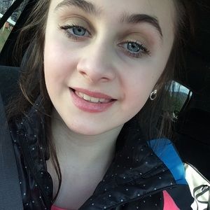 Meet your Posher, Chloe