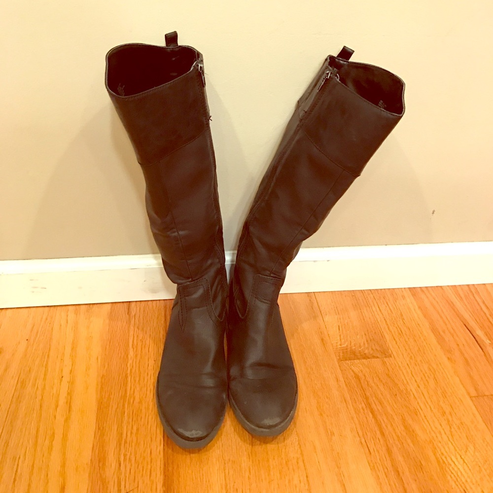 Black boots from Kohl's. Brand: Vera wang