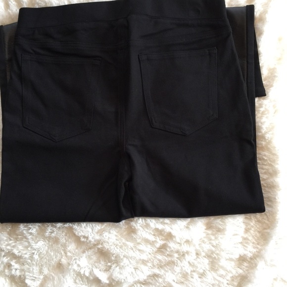 All over front Faux Leather Skinny Pants - Picture 4 of 4