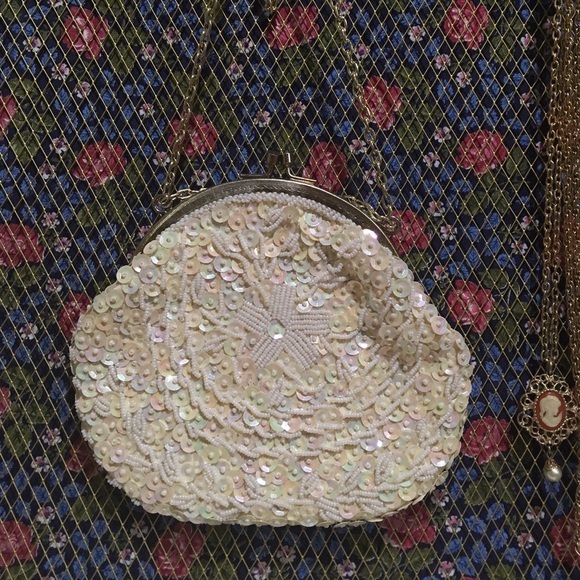Vintage Handbags - 50's vintage sequin beaded clutch