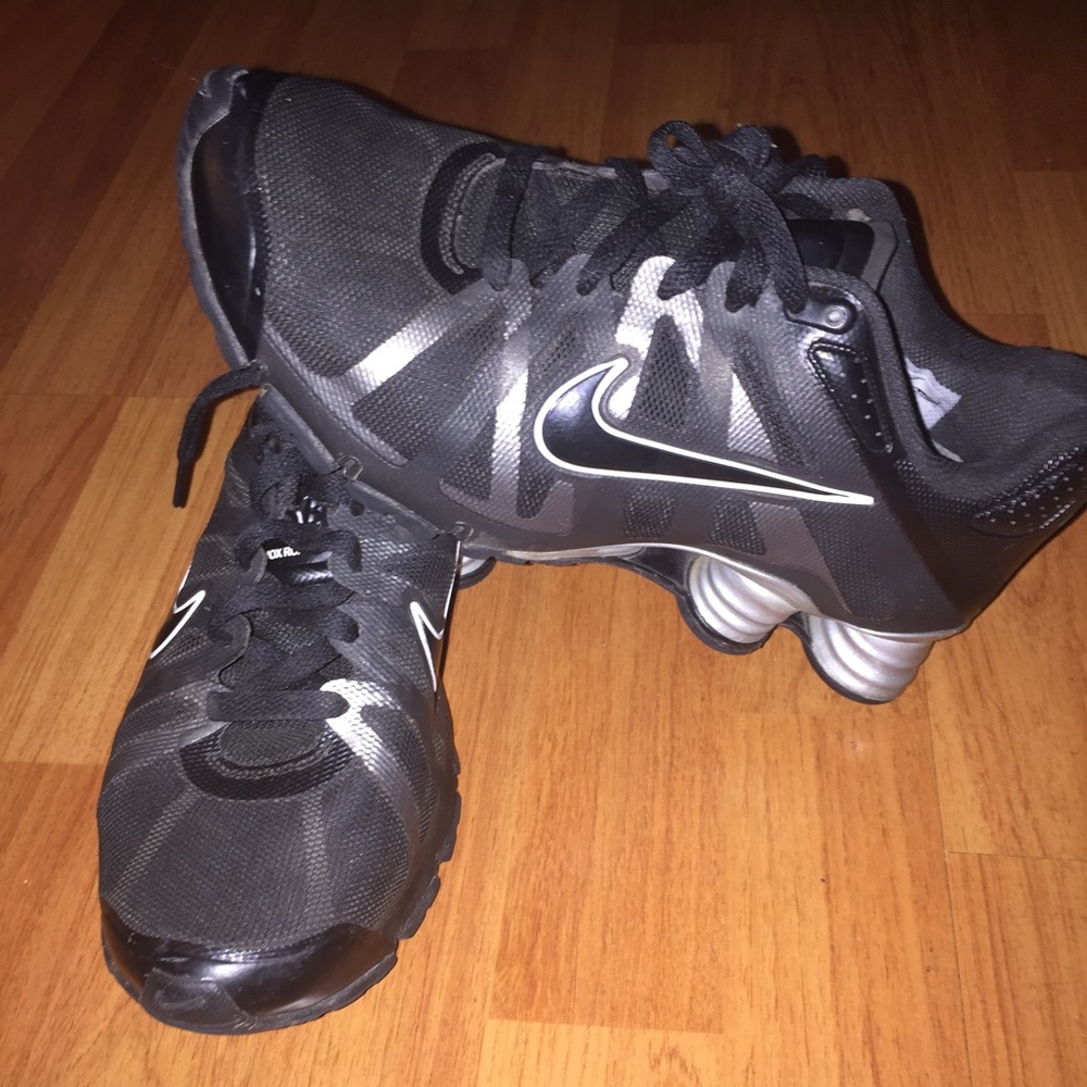 NIKE SHOX ROADSTER