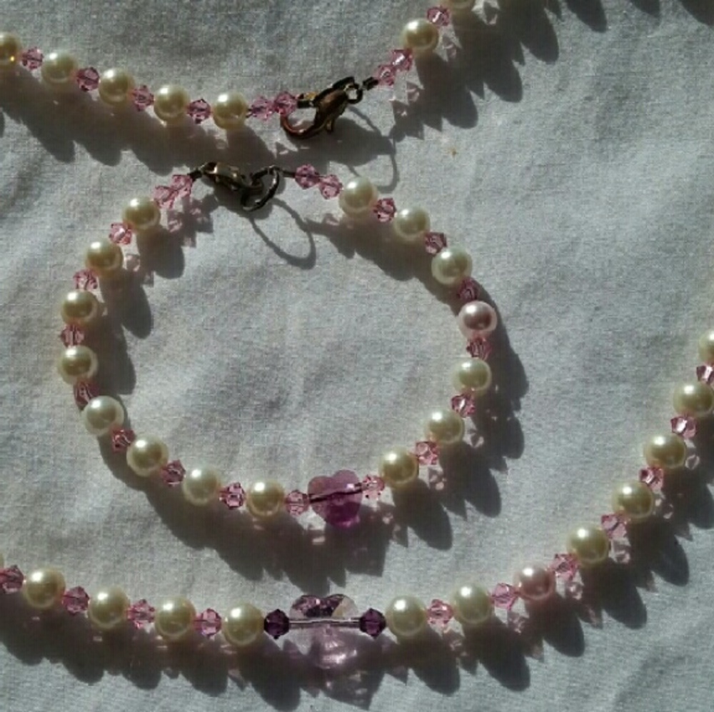 Bracelet and necklace swarovski crystals and pearl