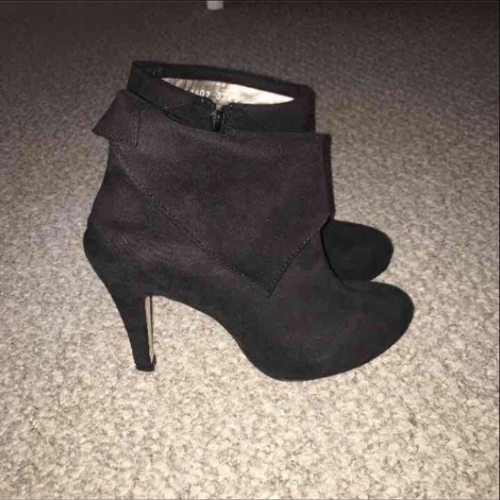 Heels - Picture 1 of 4