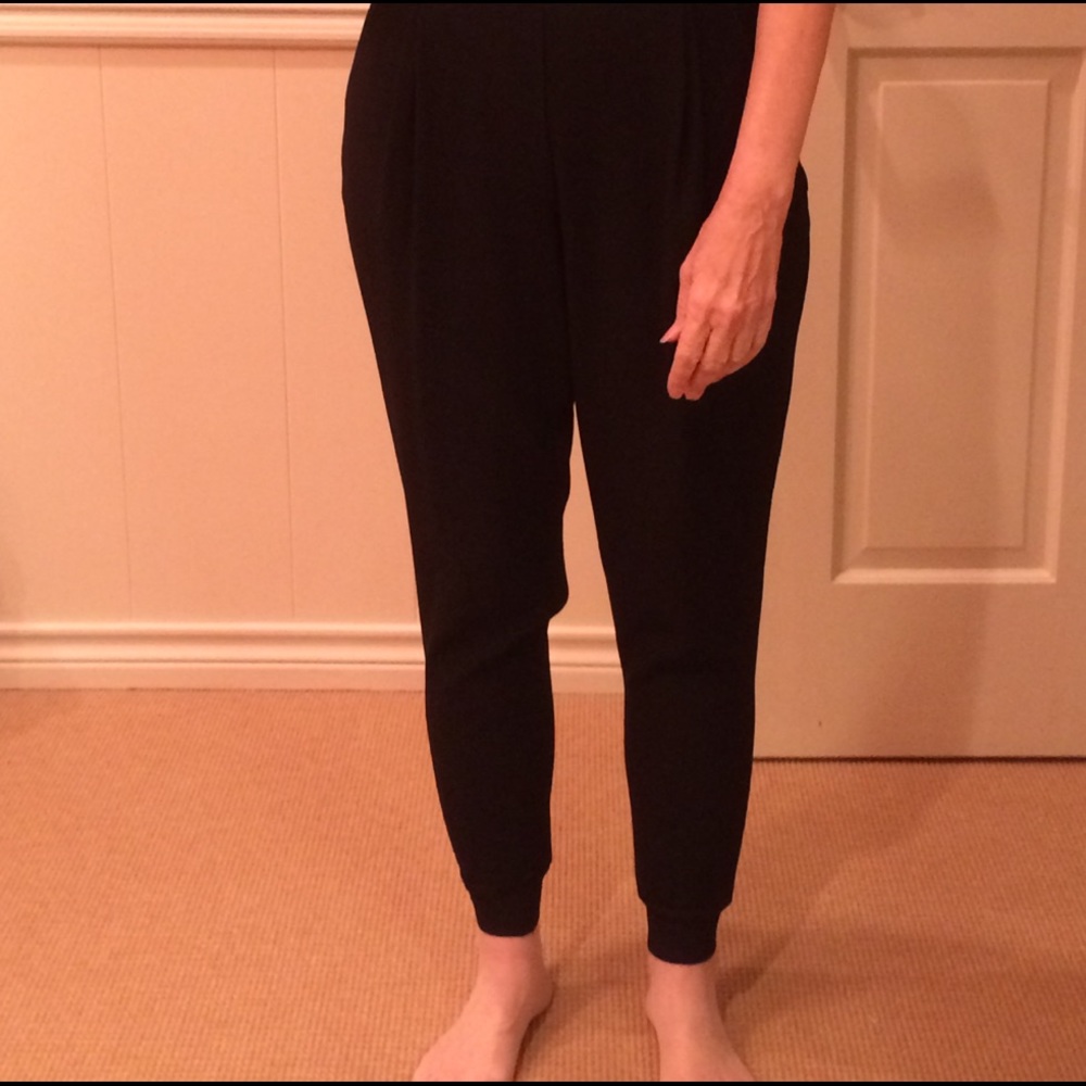 Eli Tahari leggings.